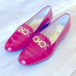 Salvatore Ferragamo vintage red loafers. 👞 There’s no place like home in these.